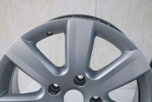 Load image into Gallery viewer, 1x Alufelge 17 Zoll 7.5&quot; 5x130 60ET Matt Silber 7P6601025 VW Touareg 7p6