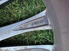 Load image into Gallery viewer, 1x Alufelge 19 Zoll 9.0" 5x112 44ET Glanz Silber 6874438 BMW 5 Rim Wheel FEL3691151948ri