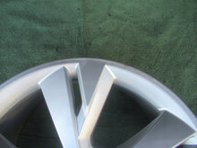 Laden Sie das Bild in den Galerie-Viewer, 1x Alufelge 20 Zoll 9.0" 5x112 42ET Glanz Silber 89A601025L Audi E-Tron E Tron FEL4736267520aw