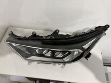 Laden Sie das Bild in den Galerie-Viewer, Frontscheinwerfer Toyota V LED Links Scheinwerfer Headlight SCH1062168903fr