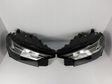 Laden Sie das Bild in den Galerie-Viewer, Frontscheinwerfer Audi Q4 89A941035 89A941036 Xenon Ein Satz Headlight SCH4450827960iy
