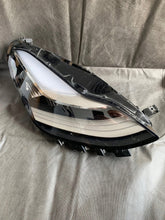 Laden Sie das Bild in den Galerie-Viewer, Frontscheinwerfer Tesla Model 3 1077376-40-B LED Rechts Scheinwerfer Headlight