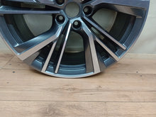 Laden Sie das Bild in den Galerie-Viewer, 1x Alufelge 20 Zoll 9.0" 5x112 42ET Glanz Schwarz 5LA601025 Skoda Enyaq FEL1795815949vr