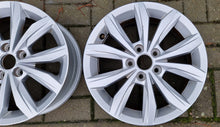 Laden Sie das Bild in den Galerie-Viewer, 1x Alufelge 15 Zoll 5.5&quot; 5x100 40ET Matt Silber 2G0601025 Vw Rim Wheel