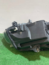 Laden Sie das Bild in den Galerie-Viewer, Frontscheinwerfer BMW 1 F21 F20 735839211 Rechts Scheinwerfer Headlight SCH2203497228nx
