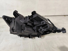 Laden Sie das Bild in den Galerie-Viewer, Frontscheinwerfer VW Transporter Caravelle 7T1941035AC 12033050000 Links