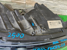 Laden Sie das Bild in den Galerie-Viewer, Frontscheinwerfer Land Rover M8D2-13W029-EA Rechts Scheinwerfer Headlight SCH3917931431at