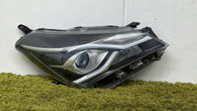Laden Sie das Bild in den Galerie-Viewer, Frontscheinwerfer Toyota Yaris LED Rechts Scheinwerfer Headlight SCH5508106489zz