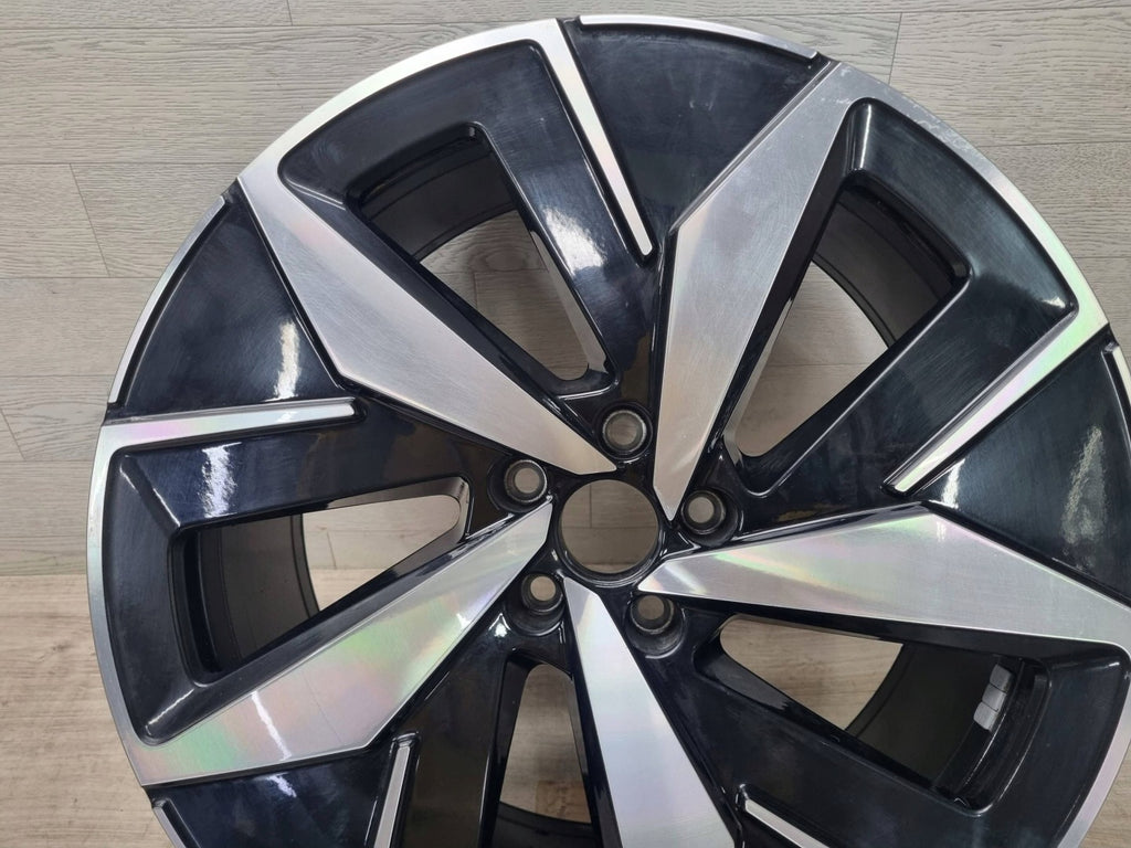 1x Alufelge 20 Zoll 9.0" 5x112 42ET Glanz Silber 11A601025J VW Id.4 Rim Wheel FEL7433250669lp