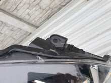 Load image into Gallery viewer, Frontscheinwerfer Toyota Yaris Links Scheinwerfer Headlight