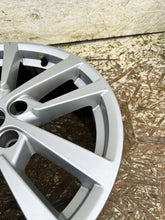 Load image into Gallery viewer, 1x Alufelge 17 Zoll 7.5&quot; 5x112 51ET Glanz Silber 8V0601025 Audi A3 Rim Wheel