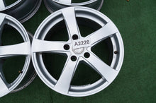 Laden Sie das Bild in den Galerie-Viewer, 4x Alufelge 17 Zoll 7.5" 5x112 48ET Audi A4 A3 I V Octavia Golf VII Touran FEL3176156450xm