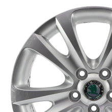 Laden Sie das Bild in den Galerie-Viewer, 1x Alufelge 17 Zoll 7.5" 5x112 49ET Glanz Silber 3T0601025D Skoda Superb FEL6441346413xo