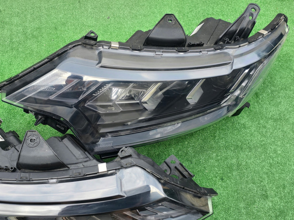 Frontscheinwerfer Mitsubishi Outlander III 8301D3-32 Full LED Rechts oder Links