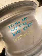 Load image into Gallery viewer, 1x Alufelge 19 Zoll 9.0" 5x112 49ET Graphit A2134012100 Mercedes-Benz W213 FEL5535956879wt