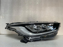 Laden Sie das Bild in den Galerie-Viewer, Frontscheinwerfer Toyota 4 Yaris LED Rechts Scheinwerfer Headlight
