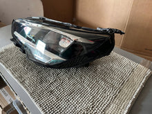 Load image into Gallery viewer, Frontscheinwerfer Opel Corsa F 39162648 Links Scheinwerfer Headlight