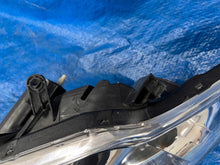 Laden Sie das Bild in den Galerie-Viewer, Frontscheinwerfer Toyota Auris 8115002540 LED Links Scheinwerfer Headlight
