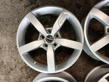 Laden Sie das Bild in den Galerie-Viewer, 4x Alufelge 17 Zoll 7.0" 5x114.3 40ET Glanz Silber KBA50940 Hyundai I Rim Wheel FEL2620681819sp