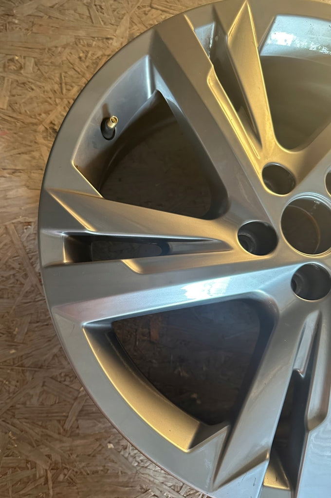 1x Alufelge 17 Zoll 6.5" 5x100 39ET Glanz Graphit 2G7601025E VW Taigo Rim Wheel FEL2797155377sm