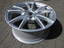 Laden Sie das Bild in den Galerie-Viewer, 1x Alufelge 17 Zoll 7.5" 5x112 41ET Glanz Silber 8B3601025A Audi A5 Rim Wheel FEL4019832588ur