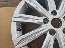 Load image into Gallery viewer, 1x Alufelge 17 Zoll 6.5" 5x112 48 5ET Glanz Silber 5TA601025J VW Touran FEL3737500719gc