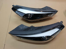 Laden Sie das Bild in den Galerie-Viewer, Frontscheinwerfer Hyundai Tucson 92102D7000 Rechts Scheinwerfer Headlight SCH3198664674lb