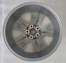 Laden Sie das Bild in den Galerie-Viewer, 1x Alufelge 18 Zoll 7.0&quot; 5x112 43ET 565601025C Skoda Kodiaq Rim Wheel