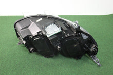 Laden Sie das Bild in den Galerie-Viewer, Frontscheinwerfer Opel Zafira Vivaro C Xenon Links Scheinwerfer Headlight SCH8270642533cy