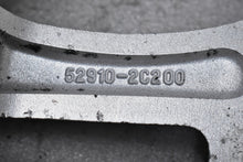 Load image into Gallery viewer, 1x Alufelge 17 Zoll 7.0" 5x114.3 46ET Matt Silber 529102C200 Hyundai Coupe FEL7663894835xt
