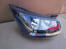 Laden Sie das Bild in den Galerie-Viewer, Frontscheinwerfer Ford Transit GK31-13W029-BA Rechts Scheinwerfer Headlight