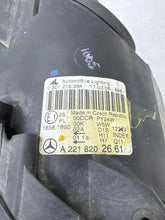 Laden Sie das Bild in den Galerie-Viewer, Frontscheinwerfer Mercedes-Benz A2218202661 Rechts Scheinwerfer Headlight SCH1071306794jt