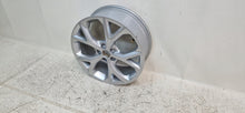 Laden Sie das Bild in den Galerie-Viewer, 1x Alufelge 17 Zoll 6.5" 5x100 48ET Glanz Silber 6F9601205H Seat Ibiza I FEL5096077604bz