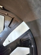 Laden Sie das Bild in den Galerie-Viewer, 1x Alufelge 20 Zoll 9.0" 5x112 42ET Glanz Schwarz 8747311 BMW G30 Rim Wheel FEL2668730741om