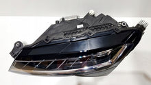 Laden Sie das Bild in den Galerie-Viewer, Frontscheinwerfer Skoda Superb III 3V1941015D Full LED Rechts oder Links