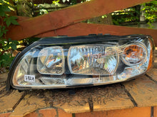 Load image into Gallery viewer, Frontscheinwerfer Volvo S60 V70 89900331 Links Scheinwerfer Headlight