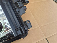 Laden Sie das Bild in den Galerie-Viewer, Frontscheinwerfer Mitsubishi Cross Full LED Ein Stück (Rechts oder Links)