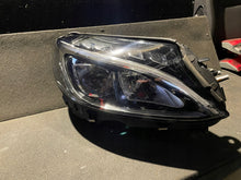 Laden Sie das Bild in den Galerie-Viewer, Frontscheinwerfer Mercedes-Benz W205 A2059062504 LED Rechts oder Links SCH8779467940ou