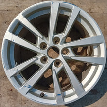 Load image into Gallery viewer, 1x Alufelge 17 Zoll 7.5&quot; 5x112 51ET Glanz Silber 8V0601025 Audi A3 Rim Wheel