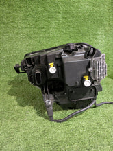 Laden Sie das Bild in den Galerie-Viewer, Frontscheinwerfer Skoda Karoq 57B941036 Rechts Scheinwerfer Headlight SCH5008445289ng