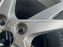 Load image into Gallery viewer, 1x Alufelge 17 Zoll 7.0" 5x112 43ET Glanz Silber 8U0601025 Audi Rim Wheel FEL6949217905rv