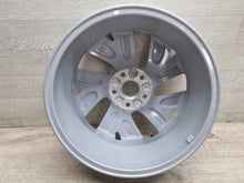 Laden Sie das Bild in den Galerie-Viewer, 1x Alufelge 17 Zoll 5x112 46ET 5H0601025B VW Golf Viii Rim Wheel FEL1858084416cs