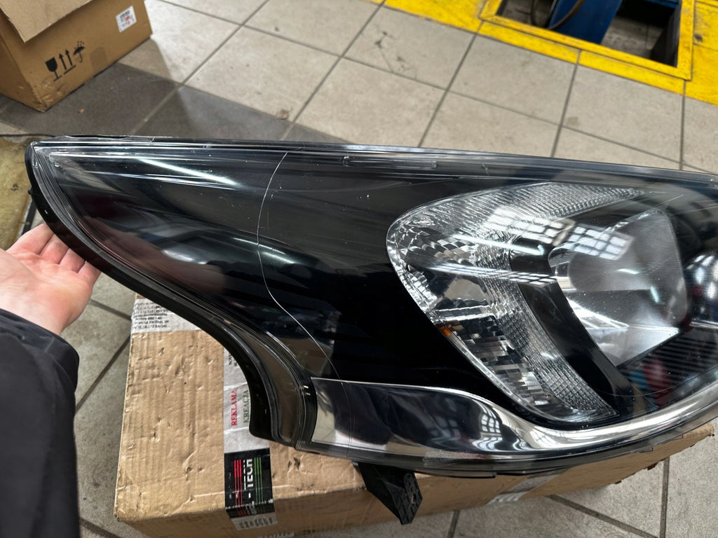 Frontscheinwerfer Opel Vivaro B Trafic III 260102650R Rechts Headlight SCH6161198413wu