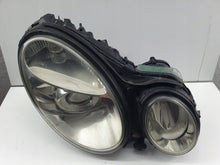 Laden Sie das Bild in den Galerie-Viewer, Frontscheinwerfer Mercedes-Benz W211 50F00827900 A0028202426 Xenon Rechts SCH6178480728on