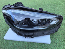 Laden Sie das Bild in den Galerie-Viewer, Frontscheinwerfer Mercedes-Benz W206 A2069063003 Full LED Rechts Headlight SCH1804205701wn