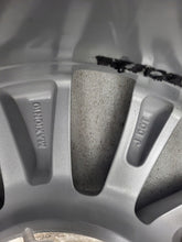 Laden Sie das Bild in den Galerie-Viewer, 1x Alufelge 16 Zoll 6.5" 5x114.3 45ET Glanz Silber 426110DK50 Toyota Yaris Cross FEL5010189840og