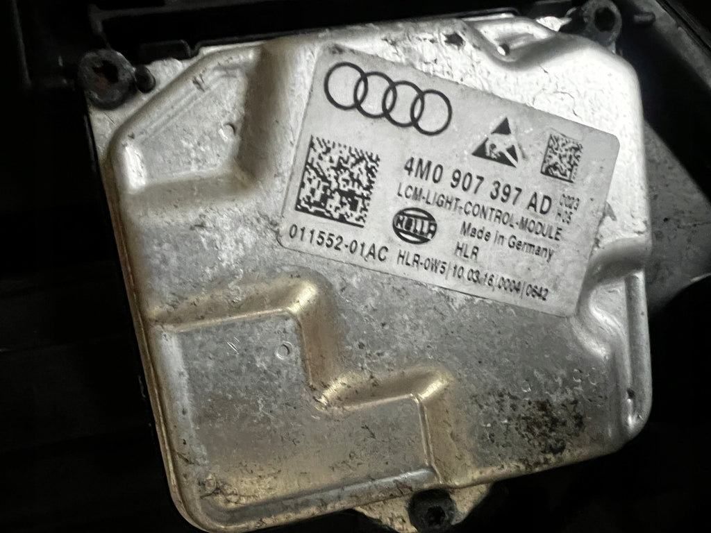 Frontscheinwerfer Audi A4 8W0941035 8W0941036 LED Ein Stück (Rechts oder Links)