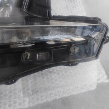 Load image into Gallery viewer, Frontscheinwerfer Toyota Aygo X Rechts Scheinwerfer Headlight SCH9533921850el
