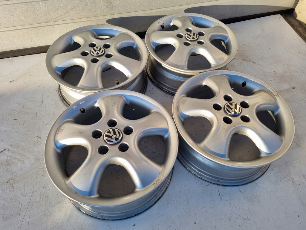 4x Alufelge 16 Zoll 6.0" 5x112 49ET Silber 76110449 VW Caddy V Golf VII Touran FEL2627104544pm