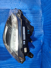 Laden Sie das Bild in den Galerie-Viewer, Frontscheinwerfer Mercedes-Benz W204 A2048201539 Xenon Links Headlight SCH3095343085jk